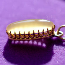 Load image into Gallery viewer, Vintage 14kt Solid Gold Chalcedony Pendant