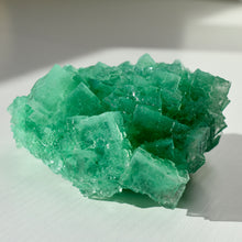 Load image into Gallery viewer, Halite with Paratacamite Inclusion