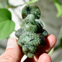 Load image into Gallery viewer, Burmese Nephrite Jade Jin Chan (Money Toad)