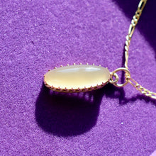 Load image into Gallery viewer, Vintage 14kt Solid Gold Chalcedony Pendant