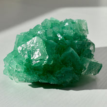 Load image into Gallery viewer, Halite with Paratacamite Inclusion