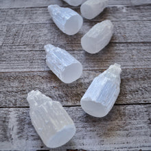 Load image into Gallery viewer, Mini Satin Spar Selenite Towers