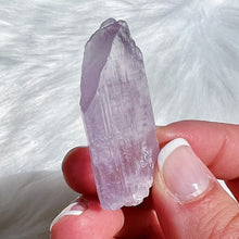 Load image into Gallery viewer, Kunzite