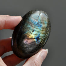 Load image into Gallery viewer, Labradorite Palm Stone
