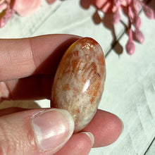 Load image into Gallery viewer, Sunstone Shiva Lingam