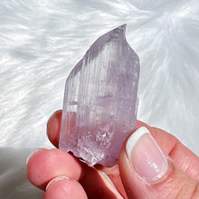 Load image into Gallery viewer, Kunzite