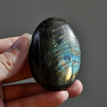 Load image into Gallery viewer, Labradorite Palm Stone