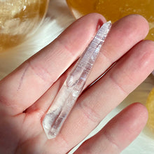 Load image into Gallery viewer, Pristine Double Terminated Lemurian Crystal Point