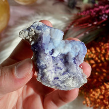 Load image into Gallery viewer, Spirit Flower Geode