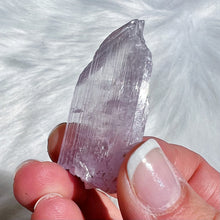 Load image into Gallery viewer, Kunzite