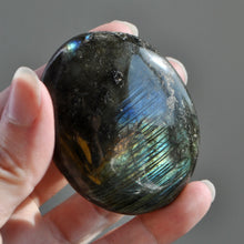 Load image into Gallery viewer, Labradorite Palm Stone