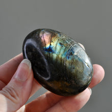 Load image into Gallery viewer, Labradorite Palm Stone
