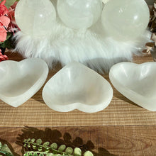 Load image into Gallery viewer, Heart Shaped Selenite Bowl