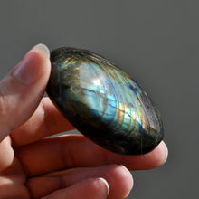 Load image into Gallery viewer, Labradorite Palm Stone