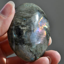 Load image into Gallery viewer, Labradorite Palm Stone