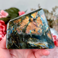 Load image into Gallery viewer, Top Quality Labradorite Freeform