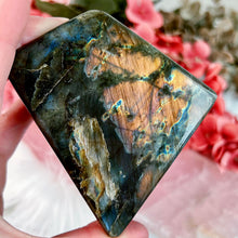 Load image into Gallery viewer, Top Quality Labradorite Freeform