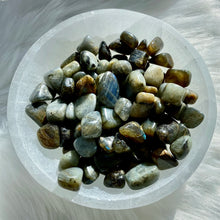 Load image into Gallery viewer, Labradorite Tumbles