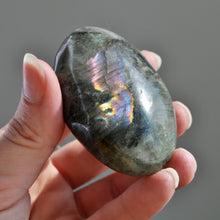 Load image into Gallery viewer, Labradorite Palm Stone