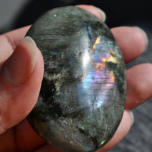 Load image into Gallery viewer, Labradorite Palm Stone