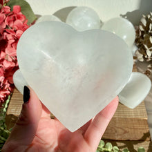 Load image into Gallery viewer, Heart Shaped Selenite Bowl
