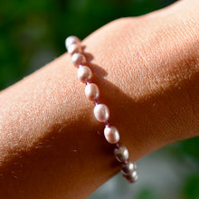 Load image into Gallery viewer, Lilac Pearls x Garnet Bracelet
