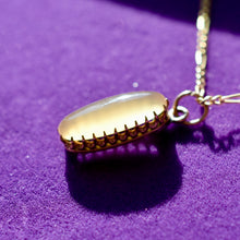 Load image into Gallery viewer, Vintage 14kt Solid Gold Chalcedony Pendant
