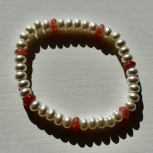 Load image into Gallery viewer, Rhodochrosite and Pearl Stretch Bracelet
