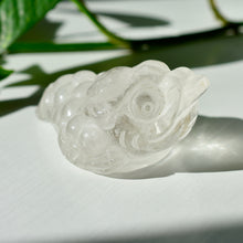 Load image into Gallery viewer, Lodolite Quartz Jin Chan (Money Toad)
