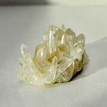 Load image into Gallery viewer, Quartz from Spruce Ridge, Washington
