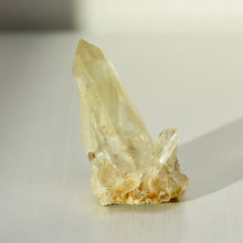 Load image into Gallery viewer, Quartz from Spruce Ridge, Washington
