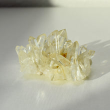 Load image into Gallery viewer, Quartz from Spruce Ridge, Washington
