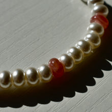 Load image into Gallery viewer, Rhodochrosite and Pearl Stretch Bracelet
