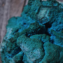 Load image into Gallery viewer, Malachite on Chrysocolla with Shattuckite
