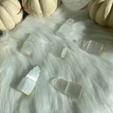 Load image into Gallery viewer, Mini Satin Spar Selenite Towers

