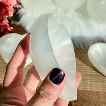 Load image into Gallery viewer, Heart Shaped Selenite Bowl
