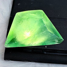 Load image into Gallery viewer, Green Fluorite Freeform
