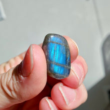 Load image into Gallery viewer, Labradorite Tumbles
